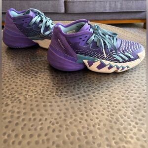 Youth Adidas Lightstrike DON Mitchell basketball shoes